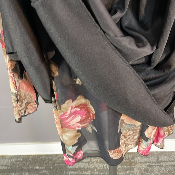 Size Large floral swing dress with beautiful chiffon bell. Body lined. USA - Picture 12 of 17